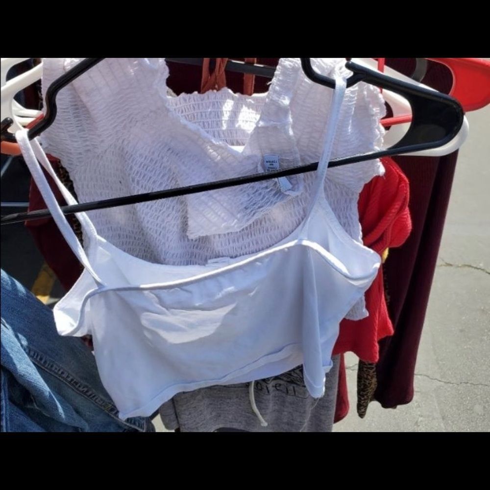 Woman tank tops & shirts - Picture 6 of 16